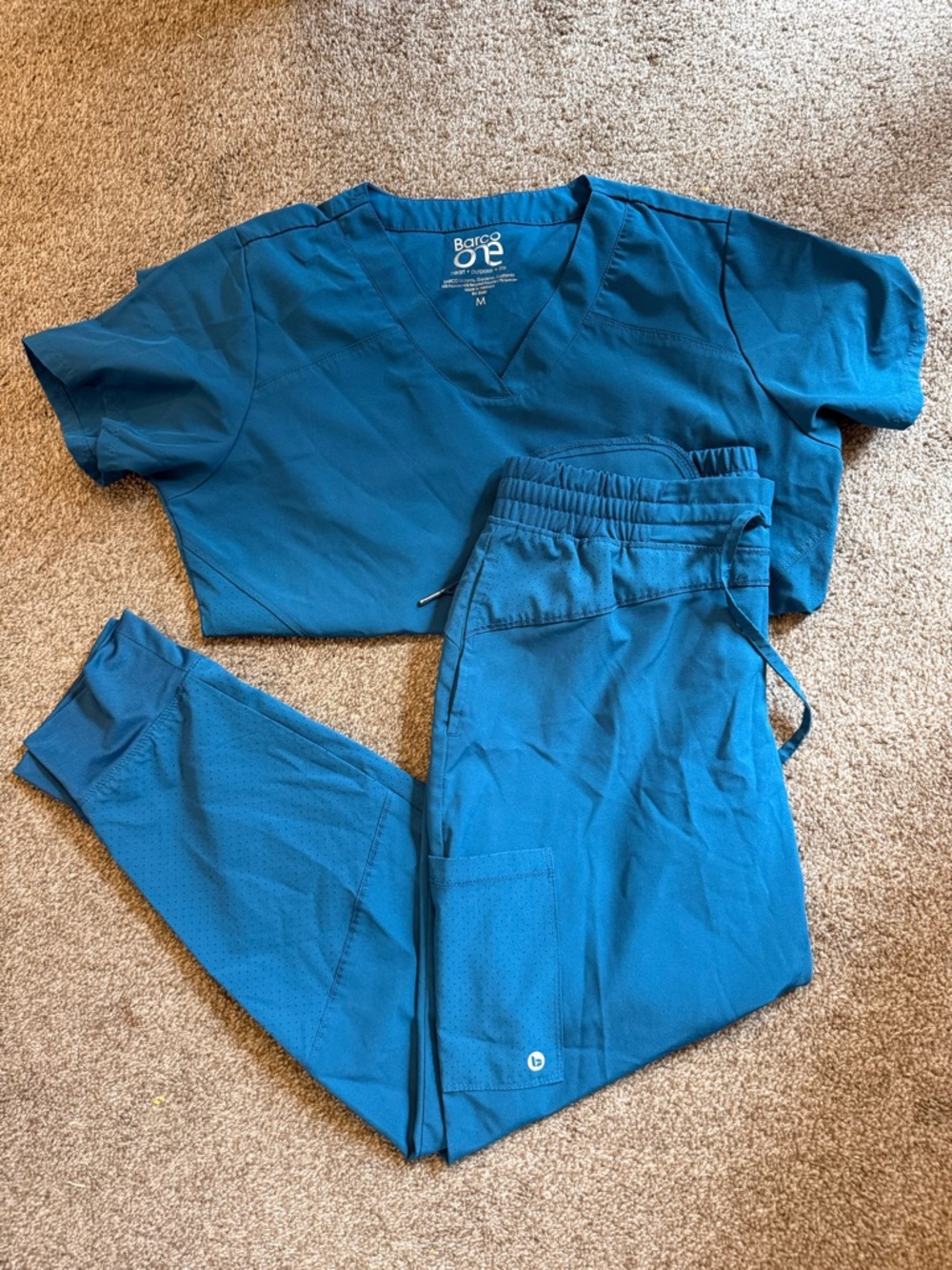 Barco Uniforms Women’s Jogger Scrub Set in Teal